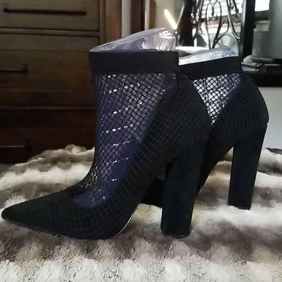 Heels/booties size 5.5 - Picture 1 of 3